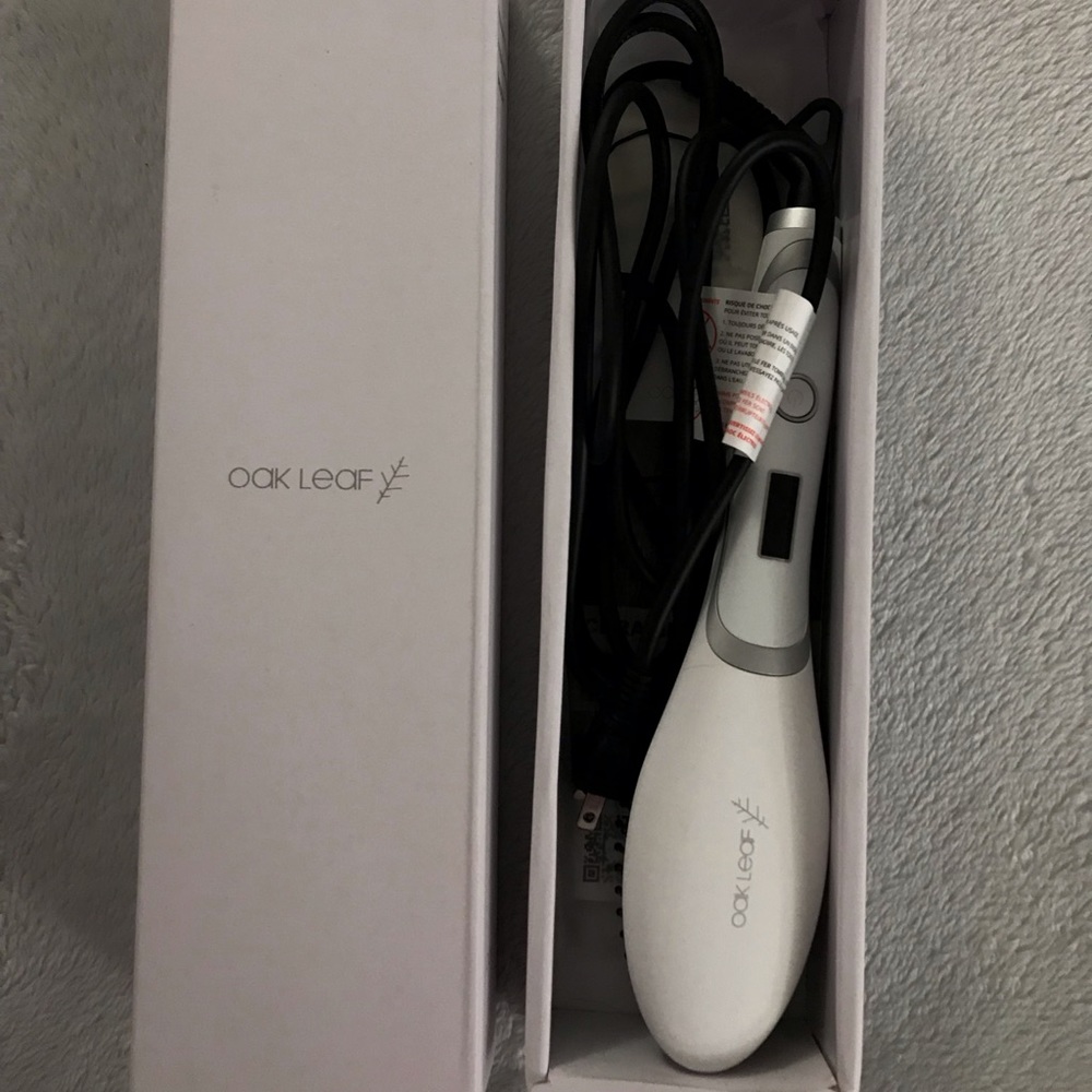 Ceramic hair straightening brush